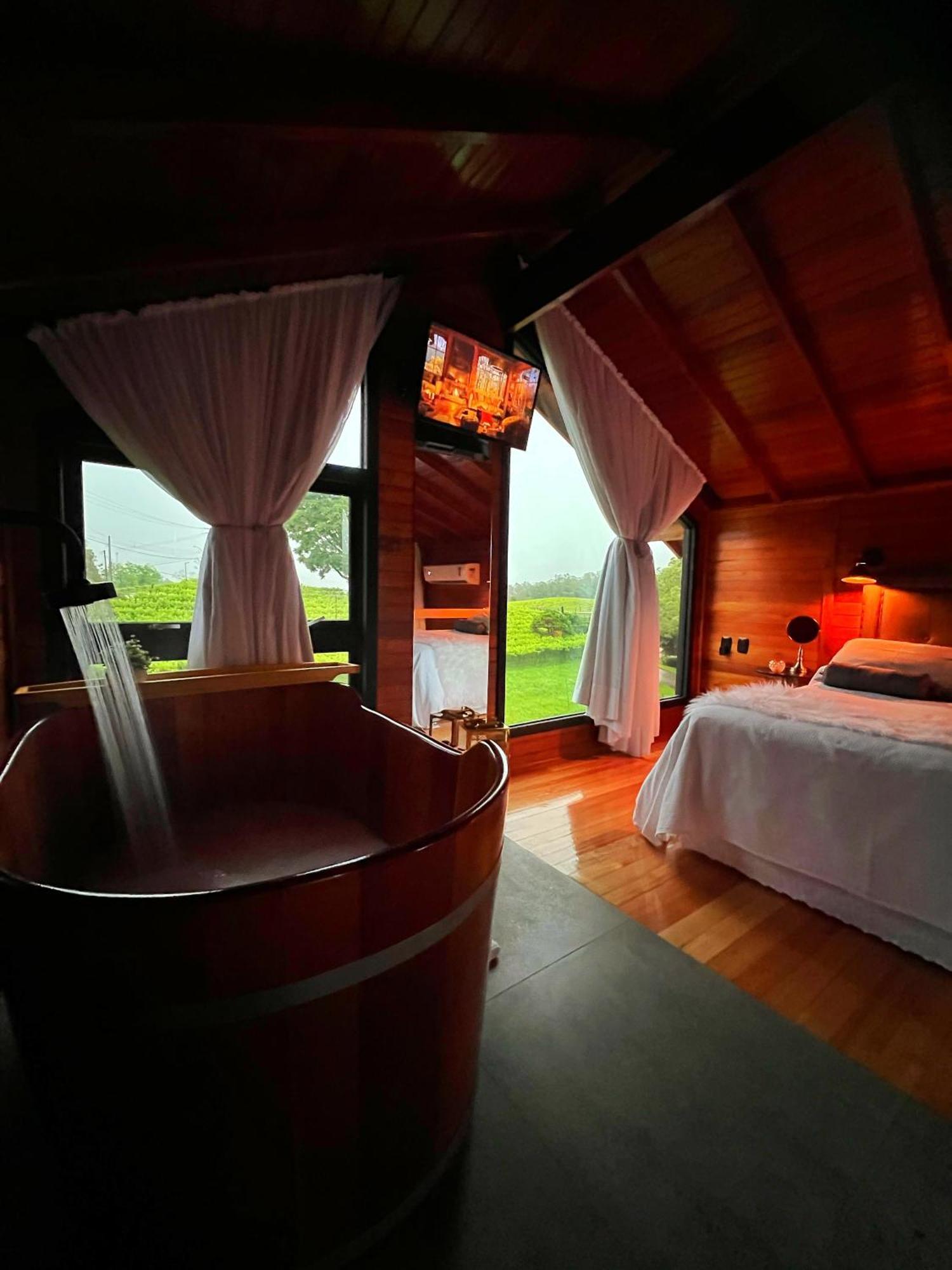 Capanna Del Vale - Um Refugio No Vale Dos Vinhedos Com Experiencia Exclusiva De Degustacao Na Vinicola Dom Candido เบงโต กองซัลเวส ภายนอก รูปภาพ